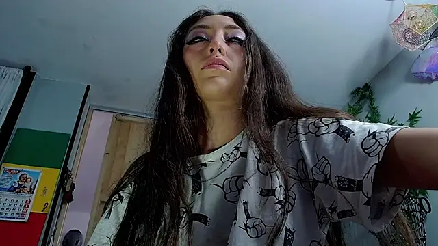 VickyJackson  online show from 03-18-25, 04:59