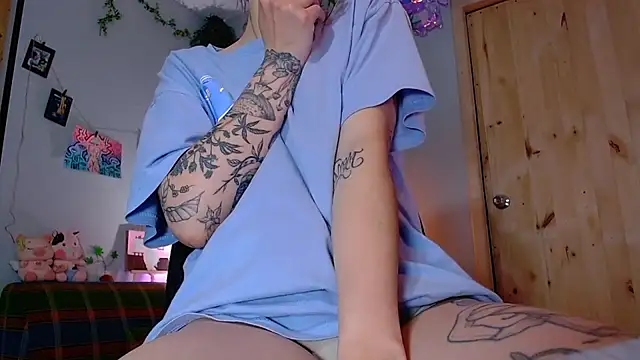 VickyJackson  online show from 09-25-25, 05:27