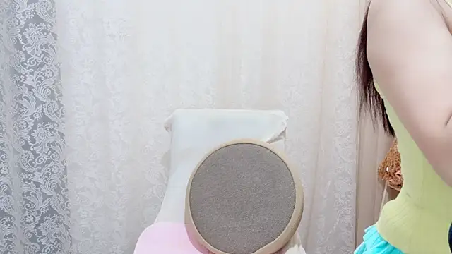 Snapshot of Rellababyy chatting on 10-30-25, 01:40 Rellababyy online show from 10-30-25, 01:40