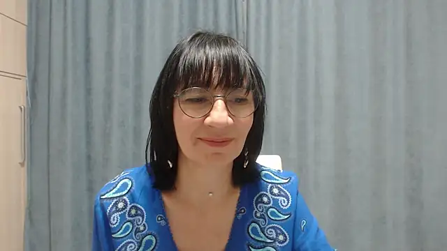 Erica95Bloom online show from 01-06-25, 05:49