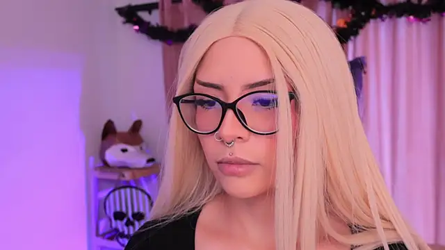 Misselektra   online show from 10-18-25, 01:23