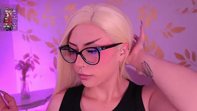 Snapshot of Misselektra__ chatting on 02-11-26, 05:12 Misselektra online show from 02-11-26, 05:12