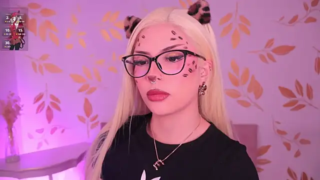 Snapshot of Misselektra__ chatting on 02-20-26, 06:10 Misselektra online show from 02-20-26, 06:10