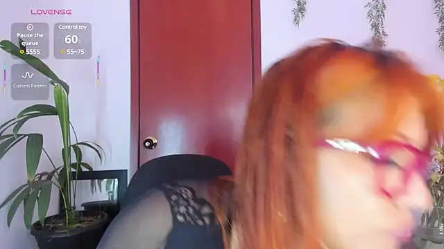 Snapshot of Victoria_Caruso chatting on 03-17-25, 08:51 Victoria Caruso online show from 03-17-25, 08:51