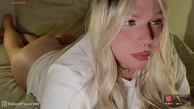 Snapshot of IsabellaFigueredo__ chatting on 09-09-25, 04:23 IsabellaFigueredo online show from 09-09-25, 04:23