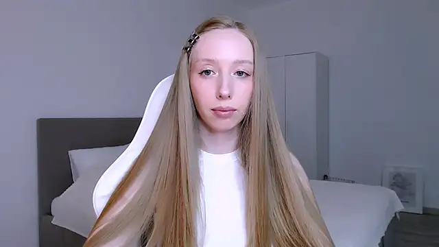 Luna insniity online show from 02-18-26, 08:49