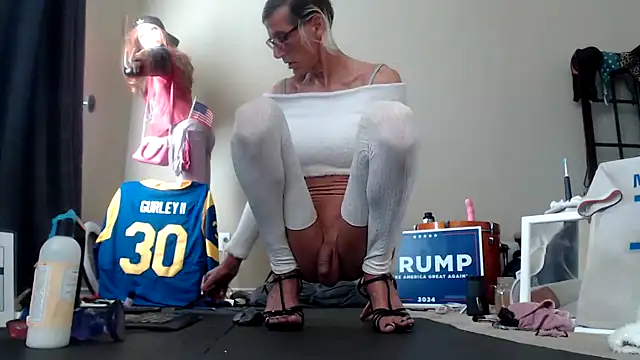 Snapshot of Taylorsexbot chatting on 12-05-24, 06:55 Taylorsexbot online show from 12-05-24, 06:55