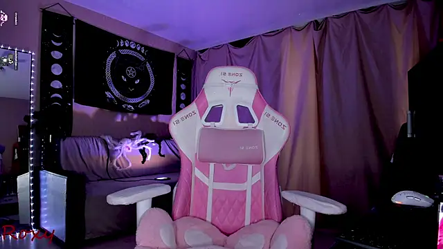 Snapshot of wet_dream_ chatting on 12-18-24, 07:36 wet dream online show from 12-18-24, 07:36