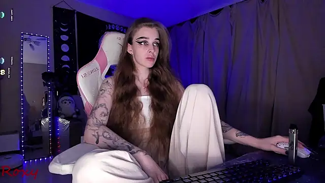 Snapshot of wet_dream_ chatting on 10-04-25, 09:57 wet dream online show from 10-04-25, 09:57