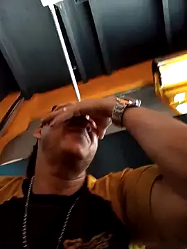 Snapshot of will1980 chatting on 02-05-26, 12:10 will1980 online show from 02-05-26, 12:10