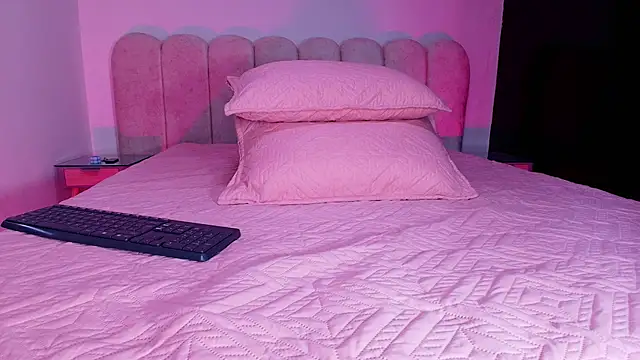 lucyy gray online show from 11-28-25, 03:09