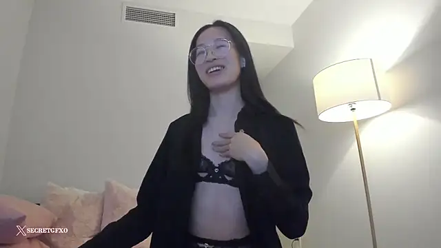 Snapshot of secretgirlfriendxo chatting on 12-23-24, 05:17 secretgirlfriendxo online show from 12-23-24, 05:17