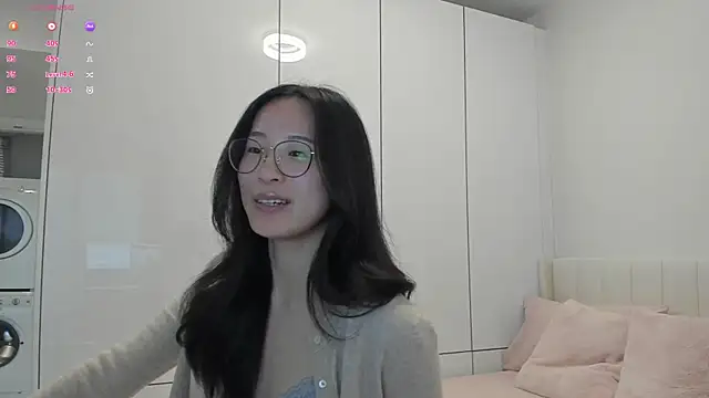 Snapshot of secretgirlfriendxo chatting on 10-10-25, 01:04 secretgirlfriendxo online show from 10-10-25, 01:04