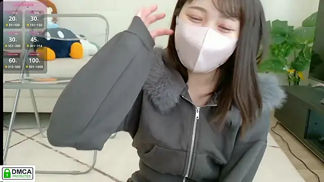 Snapshot of SUZU_ chatting on 02-19-26, 06:42 SUZU online show from 02-19-26, 06:42