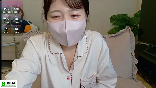 Snapshot of SUZU_ chatting on 02-20-26, 10:43 SUZU online show from 02-20-26, 10:43