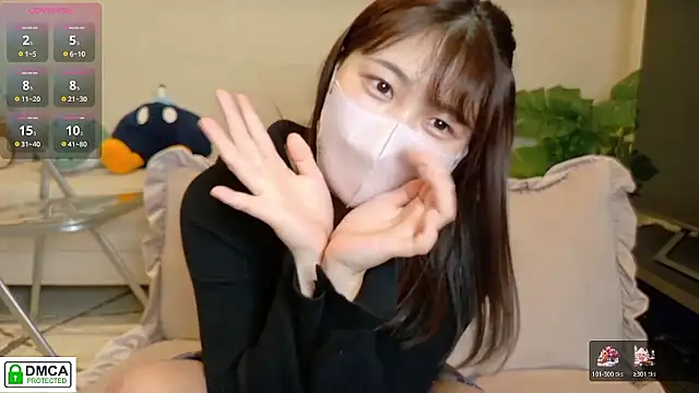 Snapshot of SUZU_ chatting on 02-25-26, 12:15 SUZU online show from 02-25-26, 12:15