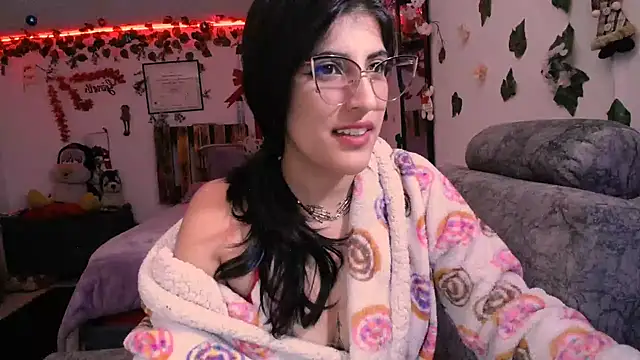 azahar  ziiz online show from 12-18-24, 02:21