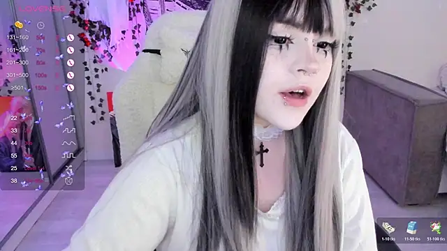 SelenaCute online show from 11-04-25, 11:53