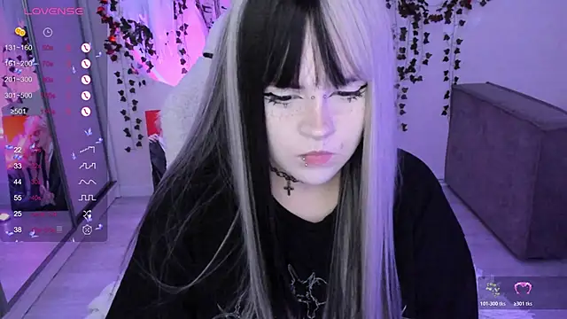 SelenaCute online show from 11-05-25, 11:54