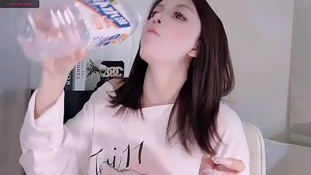 lvy-w online show from 10-30-25, 05:42