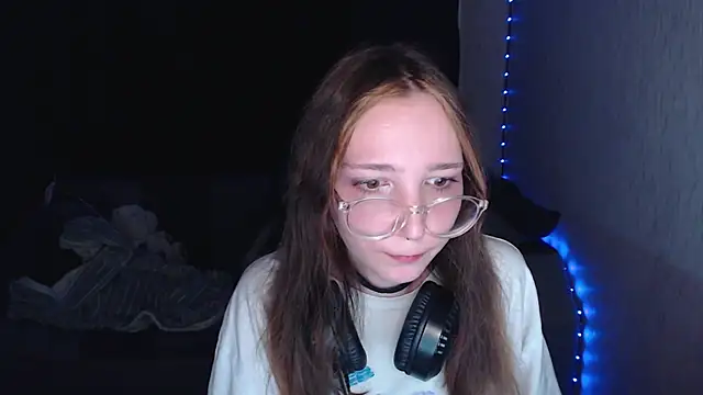 AmeliaKamishiro online show from 10-06-25, 09:12