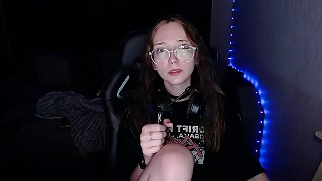 AmeliaKamishiro online show from 10-09-25, 07:45