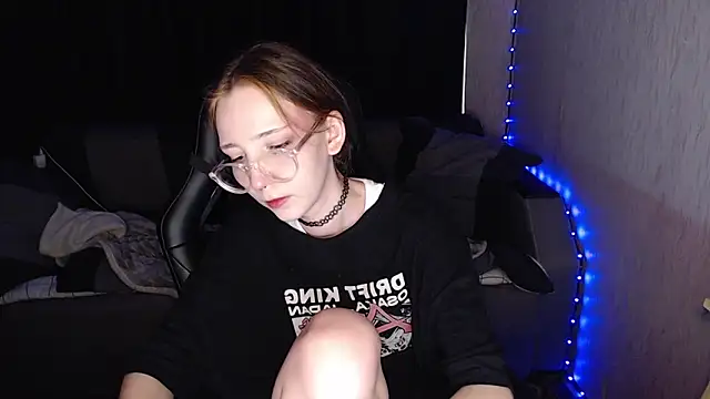 AmeliaKamishiro online show from 10-12-25, 08:57