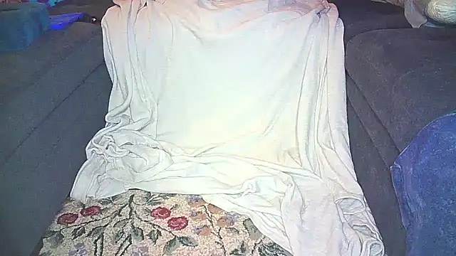 G  u  y online show from 11-30-25, 05:06