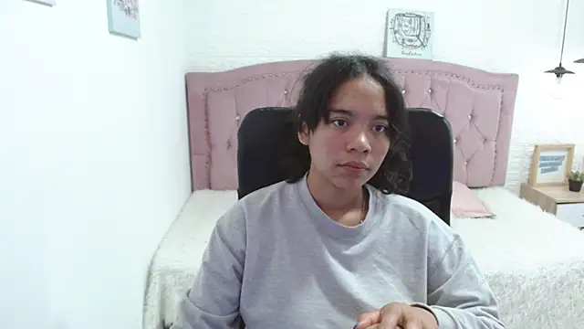 laureentt  online show from 01-18-25, 07:58