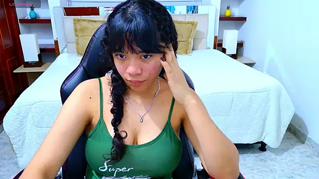 laureentt  online show from 12-16-25, 07:41