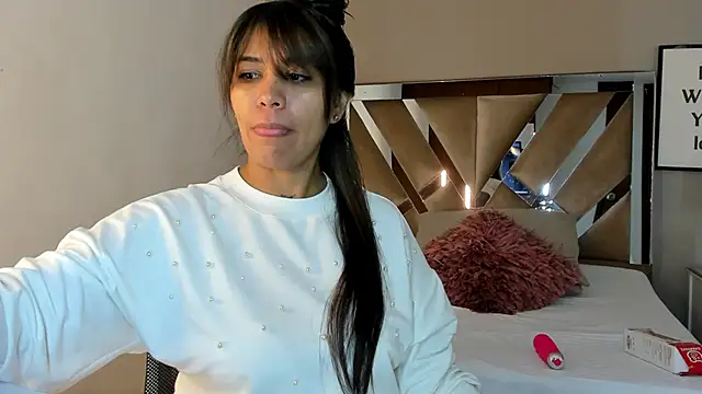 Snapshot of sharlott18 chatting on 12-22-24, 10:28 sharlott18 online show from 12-22-24, 10:28