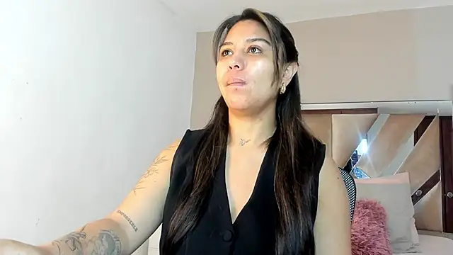 Snapshot of sharlott18 chatting on 01-10-25, 12:04 sharlott18 online show from 01-10-25, 12:04