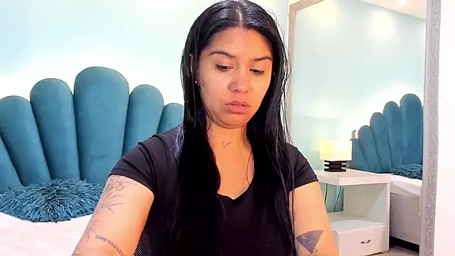 Snapshot of sharlott18 chatting on 11-06-25, 01:45 sharlott18 online show from 11-06-25, 01:45