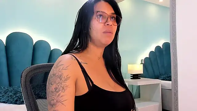 Snapshot of sharlott18 chatting on 11-12-25, 01:55 sharlott18 online show from 11-12-25, 01:55