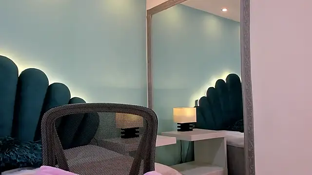 Snapshot of sharlott18 chatting on 11-17-25, 12:55 sharlott18 online show from 11-17-25, 12:55