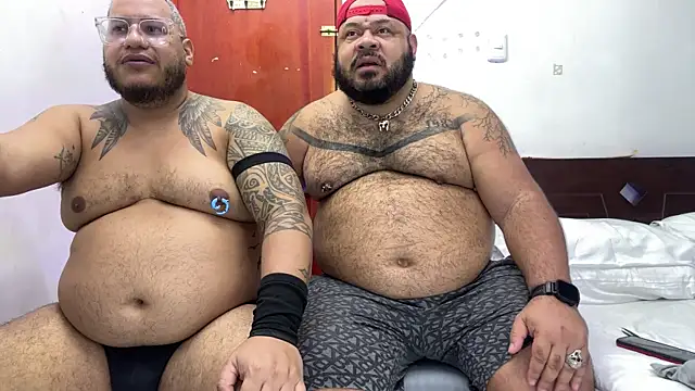 Latino bigcock online show from 11-13-25, 03:38