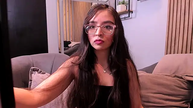 Eva Macalliter online show from 11-15-25, 03:15