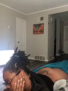 Snapshot of SweetHoneyBunz chatting on 10-28-25, 04:16 SweetHoneyBunz online show from 10-28-25, 04:16