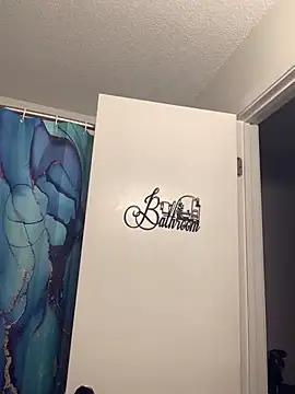 Snapshot of SweetHoneyBunz chatting on 12-04-25, 03:54 SweetHoneyBunz online show from 12-04-25, 03:54