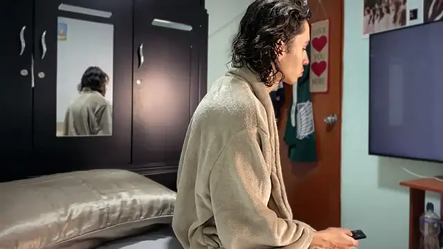 Snapshot of imcoltonalvin chatting on 09-12-25, 09:15 imcoltonalvin online show from 09-12-25, 09:15