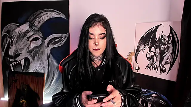 Snapshot of Rubyy-Rose1 chatting on 10-17-25, 02:04 Rubyy-Rose1 online show from 10-17-25, 02:04