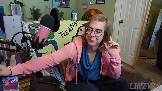 Snapshot of Linzy_19 chatting on 03-11-25, 03:02 Linzy 19 online show from 03-11-25, 03:02