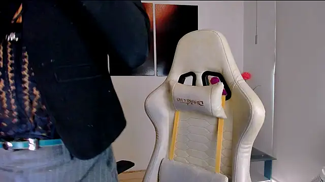 ScarlettMalbec online show from 10-15-25, 10:10