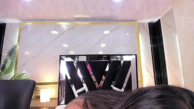 Lia-Anahiz online show from 01-17-25, 06:36