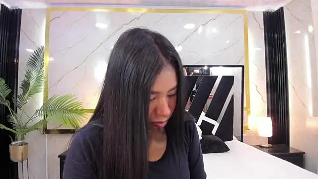 Lia-Anahiz online show from 01-18-25, 03:09