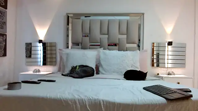 Snapshot of hellen_martin chatting on 10-27-25, 08:46 hellen martin online show from 10-27-25, 08:46