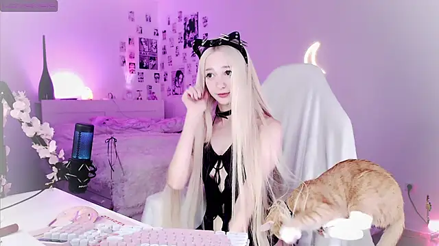 Snapshot of babymisa chatting on 02-07-25, 03:08 babymisa online show from 02-07-25, 03:08