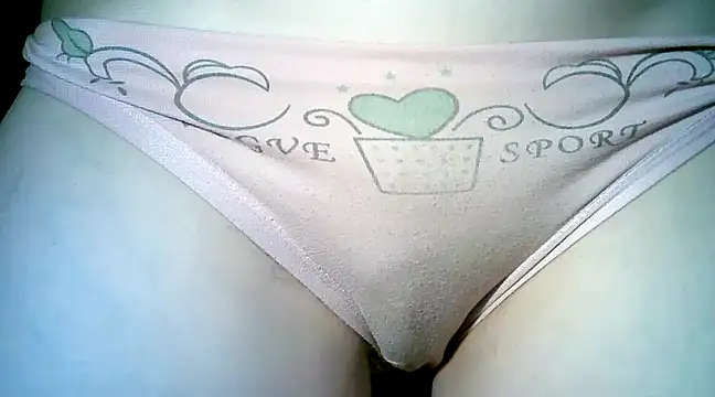 Snapshot of VikkyVikiss chatting on 03-19-25, 08:22 VikkyVikiss online show from 03-19-25, 08:22