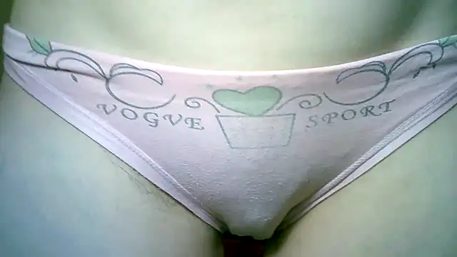 Snapshot of VikkyVikiss chatting on 09-25-25, 04:11 VikkyVikiss online show from 09-25-25, 04:11