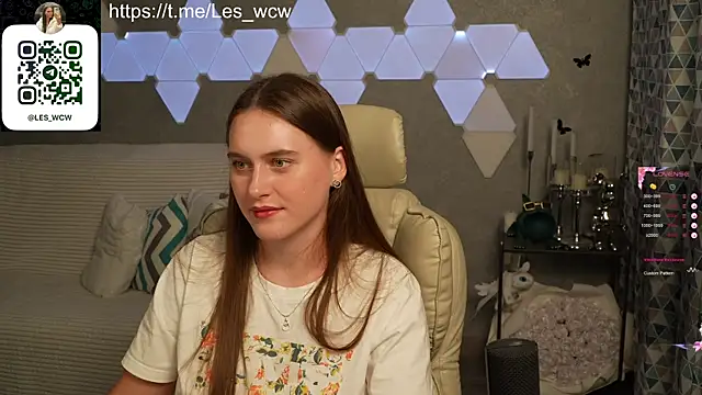 Snapshot of HarleyDeess chatting on 10-23-25, 07:01 HarleyDeess online show from 10-23-25, 07:01